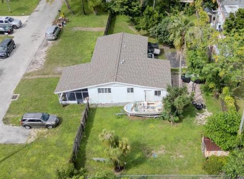 2011 SW 97th Terrace Miramar FL 33025