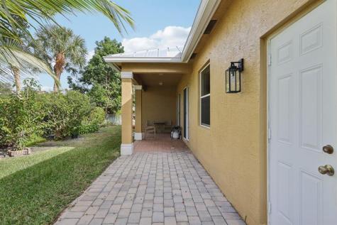 9153 Sedgewood Drive Lake Worth FL 33467