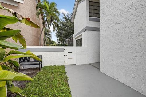 3930 SW 82nd Terrace Davie FL 33328