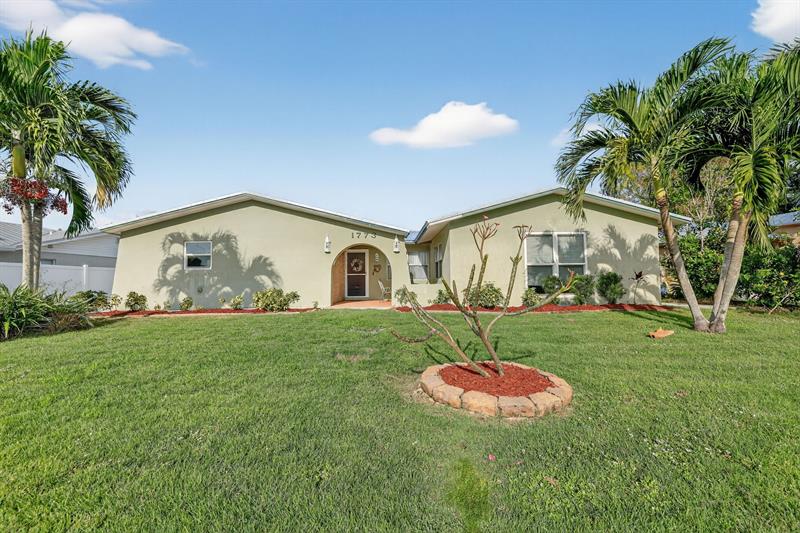 1773 NE 24th Jensen Beach FL 34957
