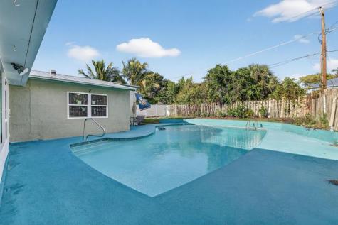 1773 NE 24th Jensen Beach FL 34957