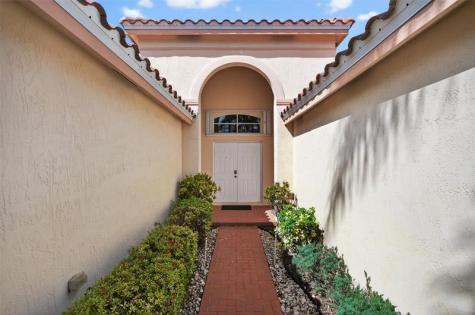 4042 Pinewood Lane Weston FL 33331