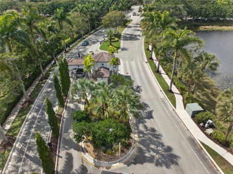 4042 Pinewood Lane Weston FL 33331