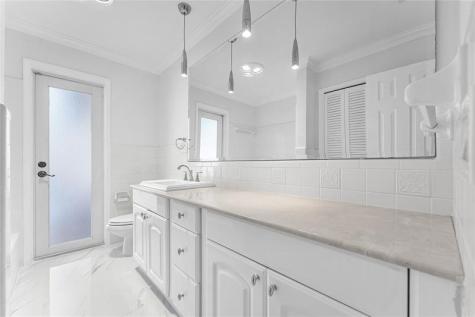 2443 NE 26th Street Lighthouse Point FL 33064