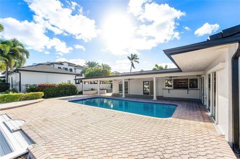 2443 NE 26th Street Lighthouse Point FL 33064