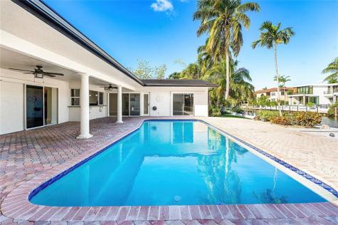2443 NE 26th Street Lighthouse Point FL 33064