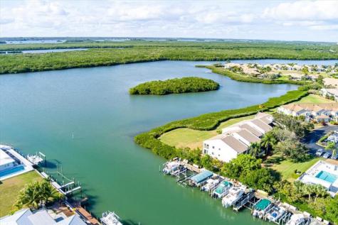 3336 Caracal Drive Hutchinson Island FL 34949