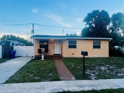6409 Franklin Street Hollywood FL 33024