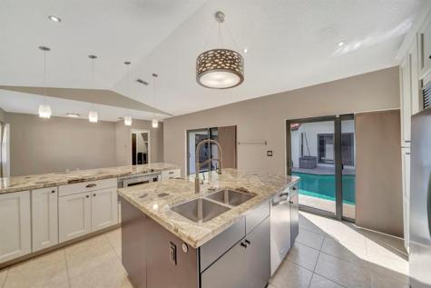 5368 NW 64 Way Coral Springs FL 33067