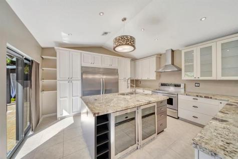 5368 NW 64 Way Coral Springs FL 33067