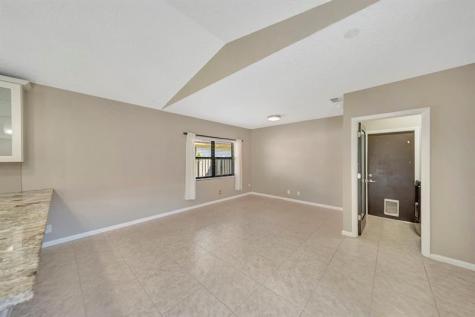 5368 NW 64 Way Coral Springs FL 33067