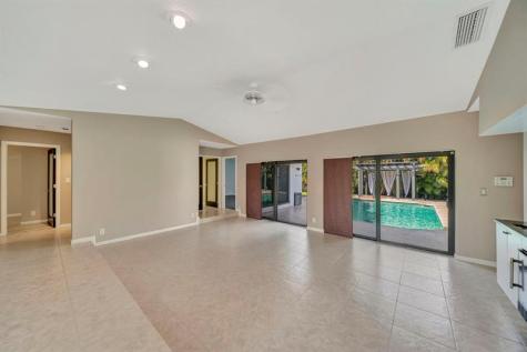 5368 NW 64 Way Coral Springs FL 33067
