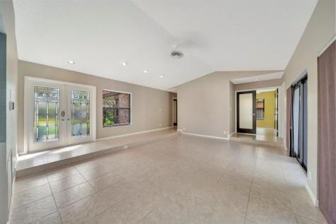5368 NW 64 Way Coral Springs FL 33067