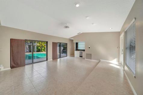5368 NW 64 Way Coral Springs FL 33067