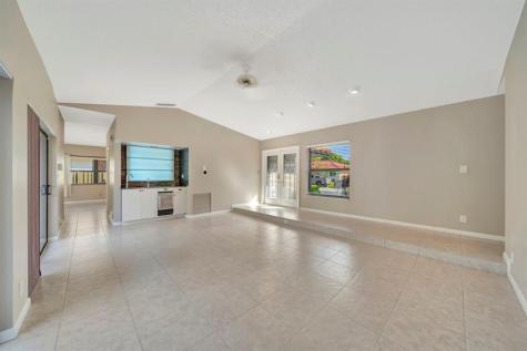 5368 NW 64 Way Coral Springs FL 33067
