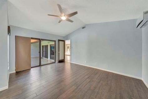 5368 NW 64 Way Coral Springs FL 33067