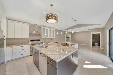 5368 NW 64 Way Coral Springs FL 33067