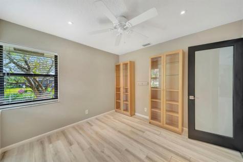 5368 NW 64 Way Coral Springs FL 33067