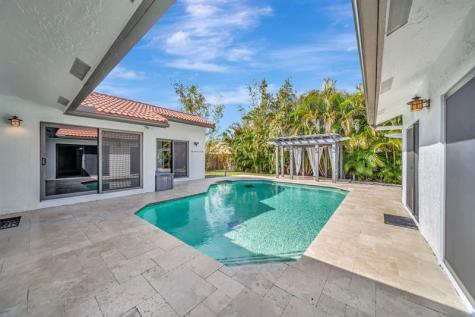 5368 NW 64 Way Coral Springs FL 33067