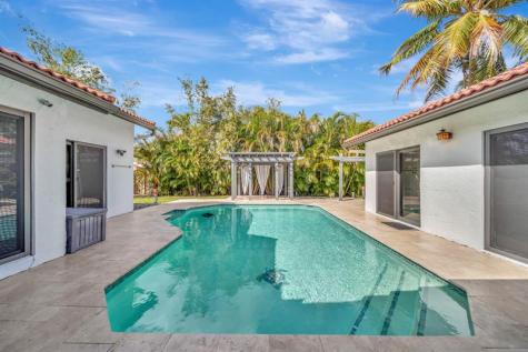 5368 NW 64 Way Coral Springs FL 33067