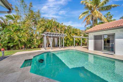 5368 NW 64 Way Coral Springs FL 33067