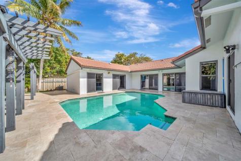 5368 NW 64 Way Coral Springs FL 33067