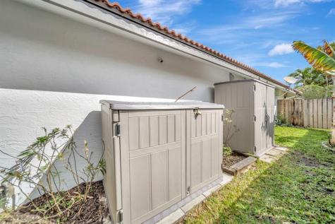 5368 NW 64 Way Coral Springs FL 33067