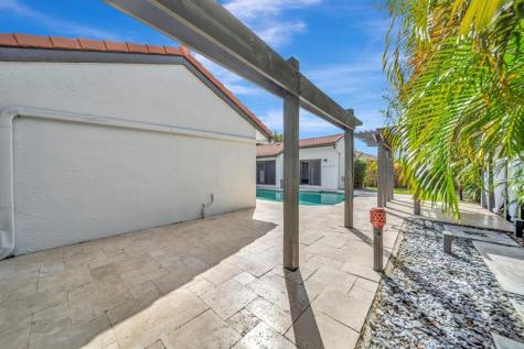 5368 NW 64 Way Coral Springs FL 33067
