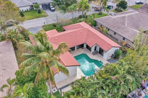 5368 NW 64 Way Coral Springs FL 33067