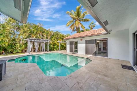 5368 NW 64 Way Coral Springs FL 33067