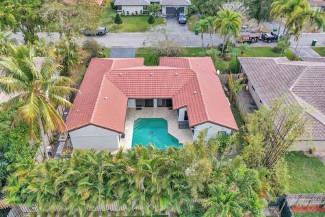 5368 NW 64 Way Coral Springs FL 33067