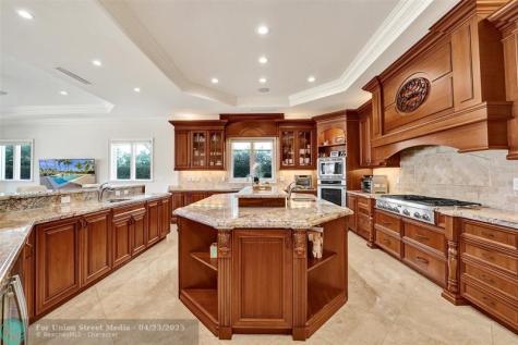 642 Palm Drive Hallandale Beach FL 33009