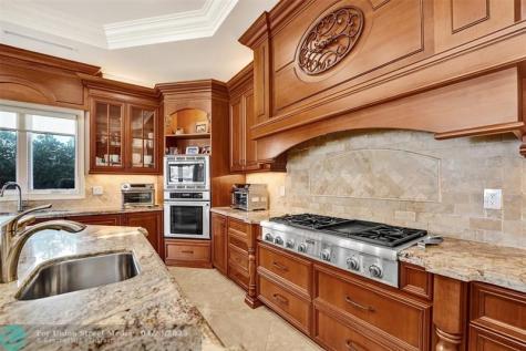 642 Palm Drive Hallandale Beach FL 33009