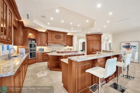 642 Palm Drive Hallandale Beach FL 33009