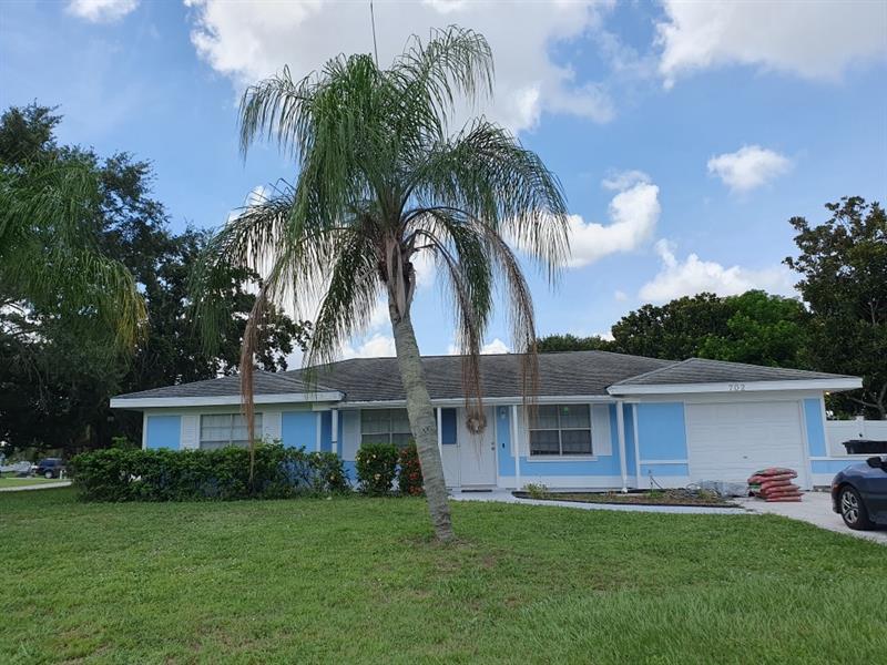 702 SW Belmont Circle Port St Lucie FL 34953