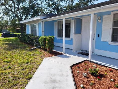 702 SW Belmont Circle Port St Lucie FL 34953