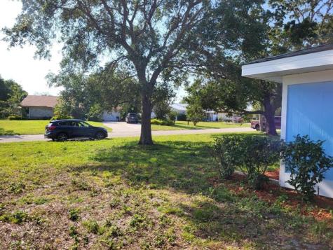 702 SW Belmont Circle Port St Lucie FL 34953