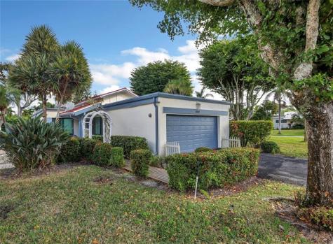 5541 Ainsley Court Boynton Beach FL 33437