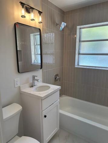 2111 NE 35th Street Lighthouse Point FL 33064