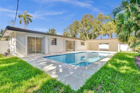 2111 NE 35th Street Lighthouse Point FL 33064