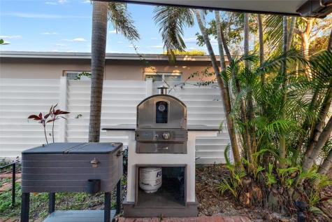 804 SW 16th Court Fort Lauderdale FL 33315