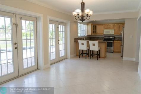 8165 NW 182nd Street Hialeah FL 33015