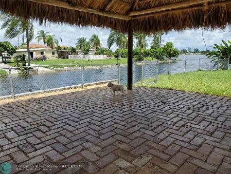8165 NW 182nd Street Hialeah FL 33015