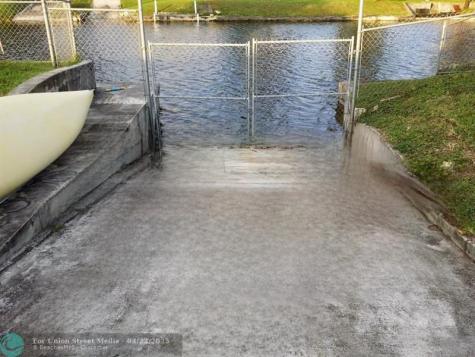 8165 NW 182nd Street Hialeah FL 33015