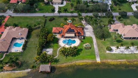 5660 Lago Del Sol Drive Lake Worth FL 33449