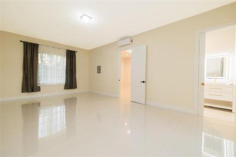 5660 Lago Del Sol Drive Lake Worth FL 33449