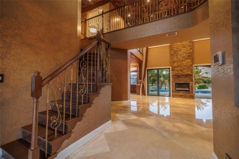 5660 Lago Del Sol Drive Lake Worth FL 33449