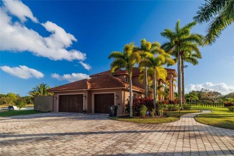5660 Lago Del Sol Drive Lake Worth FL 33449