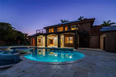 5660 Lago Del Sol Drive Lake Worth FL 33449