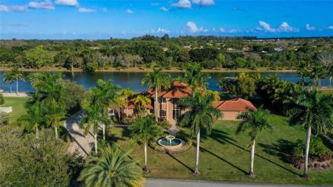 5660 Lago Del Sol Drive Lake Worth FL 33449